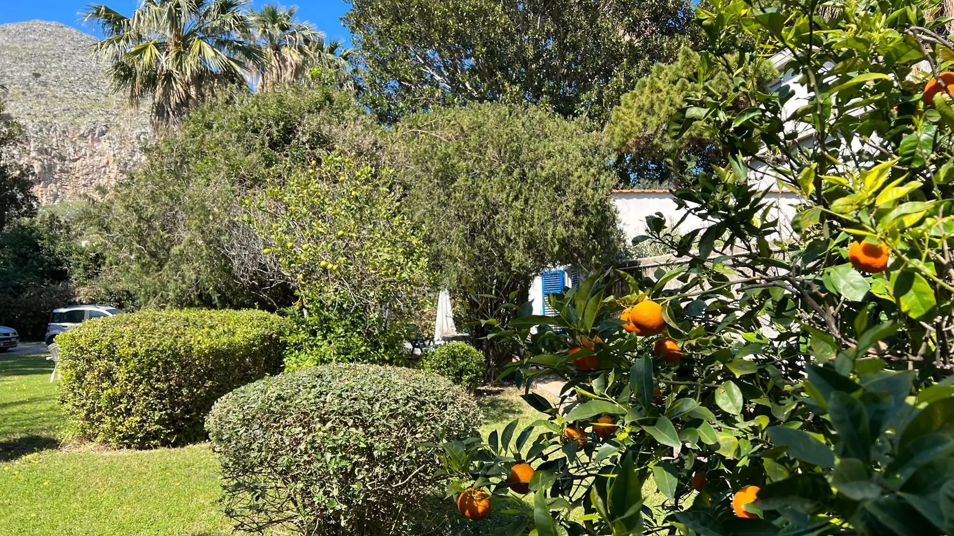 A Casa Di Vale, Relax In Front Of Mondello Beach Apartment Palermo